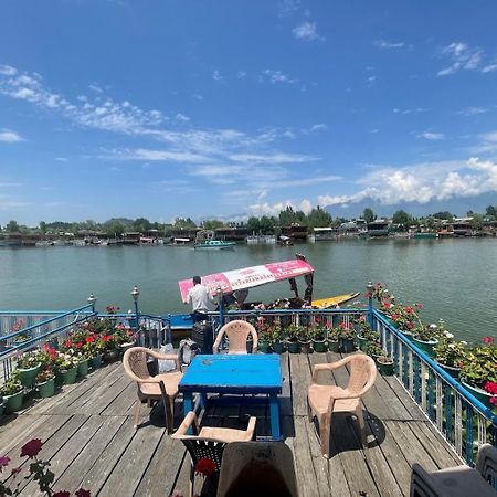 מלון Srīnagar Mossess Group Of Houseboats מראה חיצוני תמונה