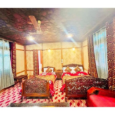 מלון Srīnagar Mossess Group Of Houseboats מראה חיצוני תמונה