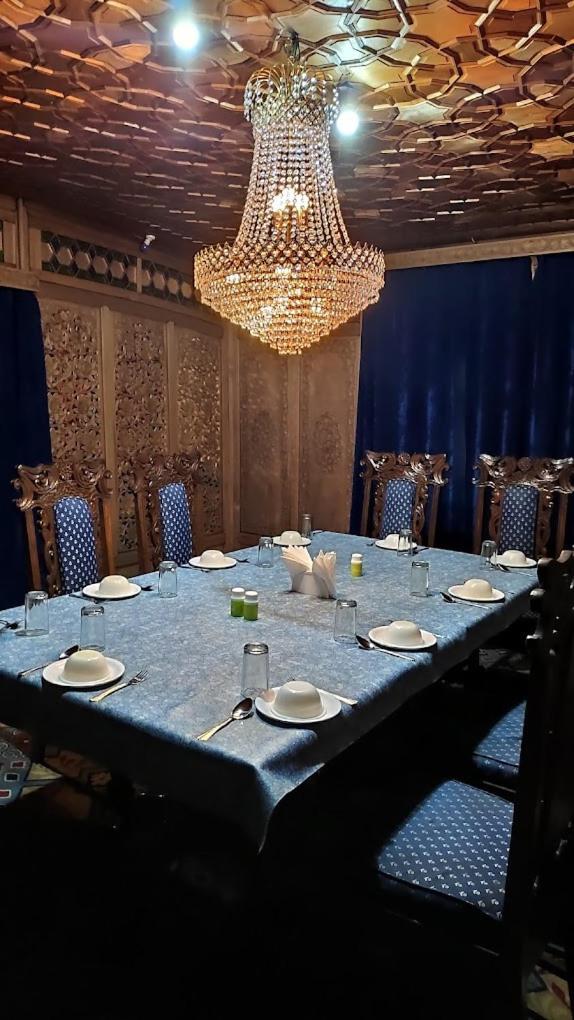 מלון Srīnagar Mossess Group Of Houseboats מראה חיצוני תמונה