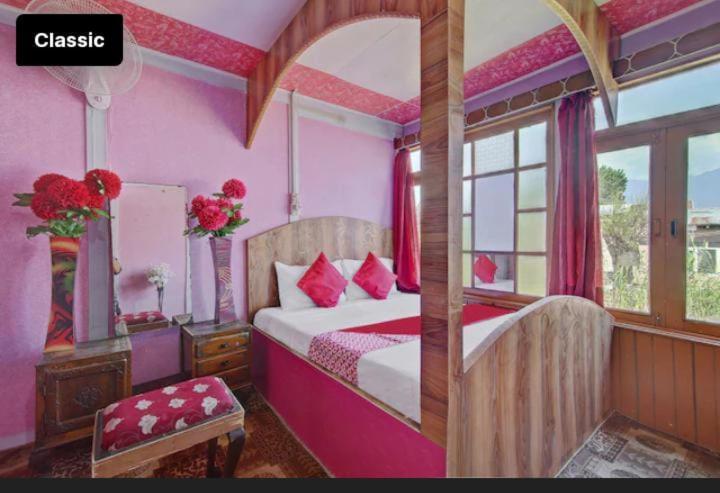 מלון Srīnagar Mossess Group Of Houseboats מראה חיצוני תמונה